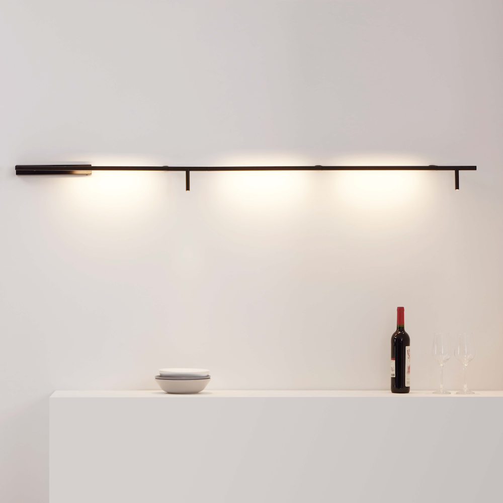 Настенное бра Kern с тремя источниками света в чёрном цвете